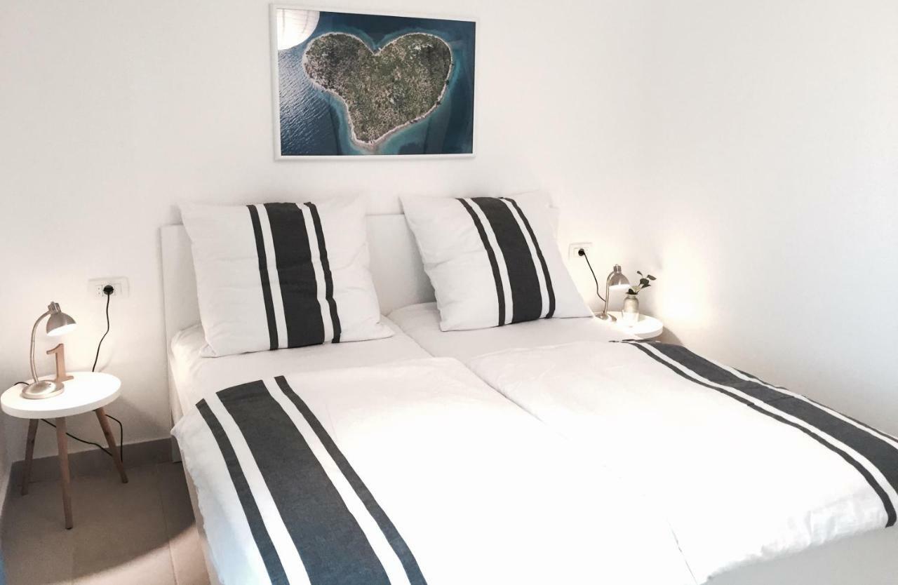 Apartmani Zivaljic Trogir Zewnętrze zdjęcie